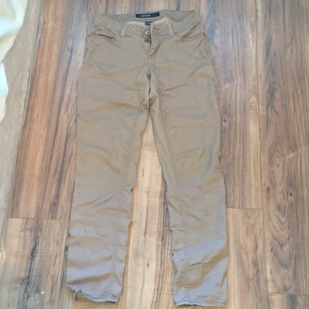 Beige skinny jeans!